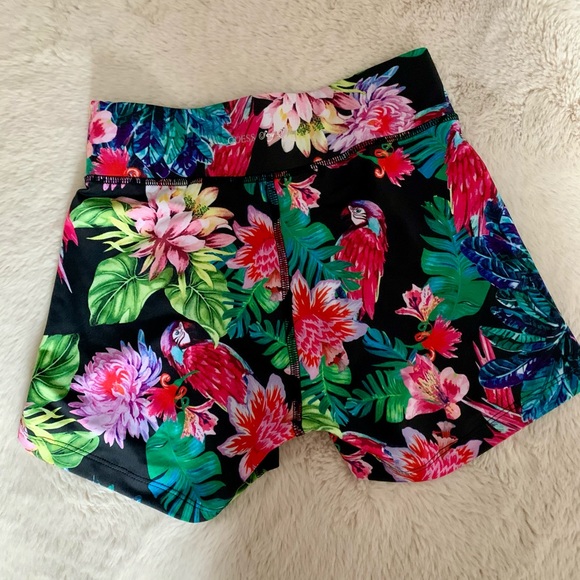 Guess athletic shorts - Picture 2 of 5